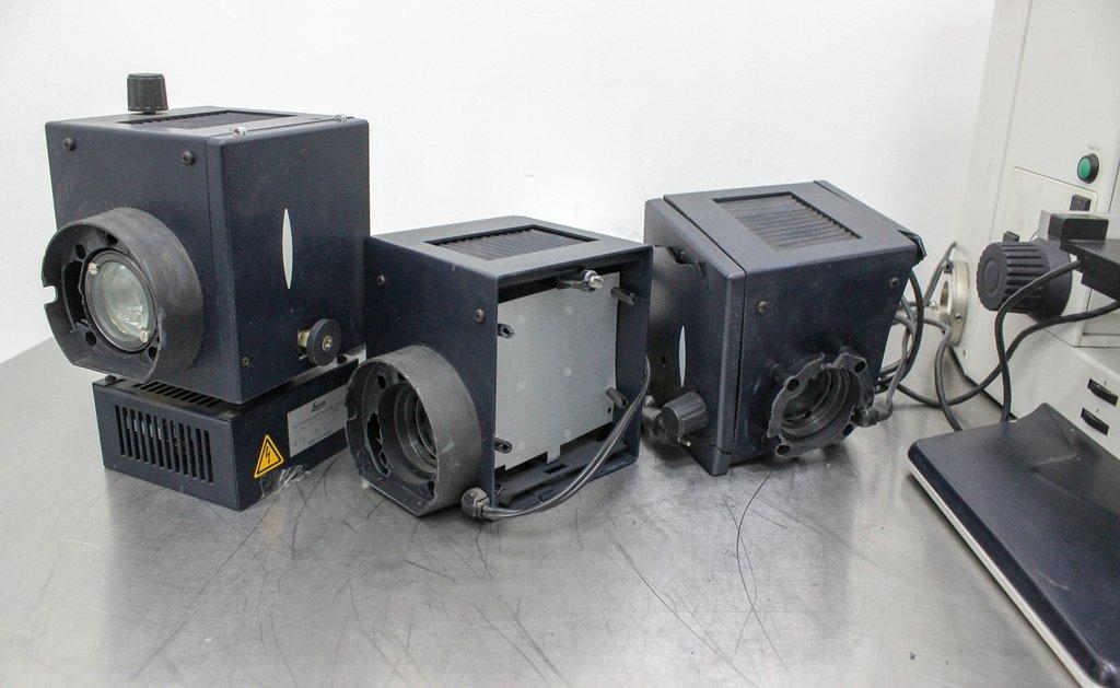 Leica DM-RXE Fluorescence Parts Microscope P/N: Functional, For Repair