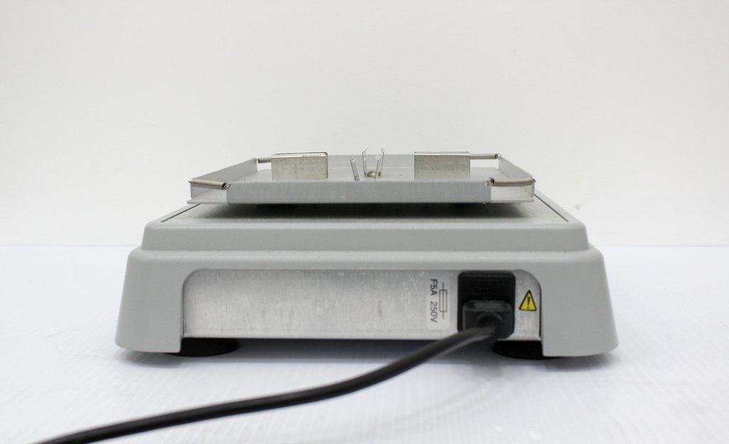 VWR Microplate Shaker 12620-926 Very Good Condition 120V 50/60Hz Shaker