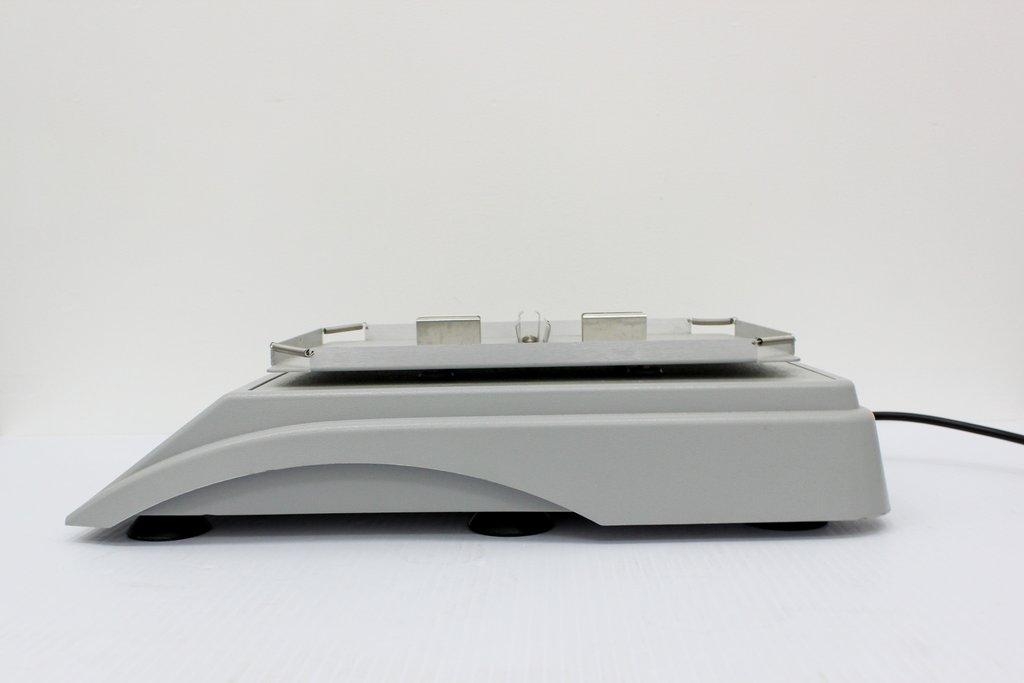 VWR Microplate Shaker 12620-926 Very Good Condition 120V 50/60Hz Shaker