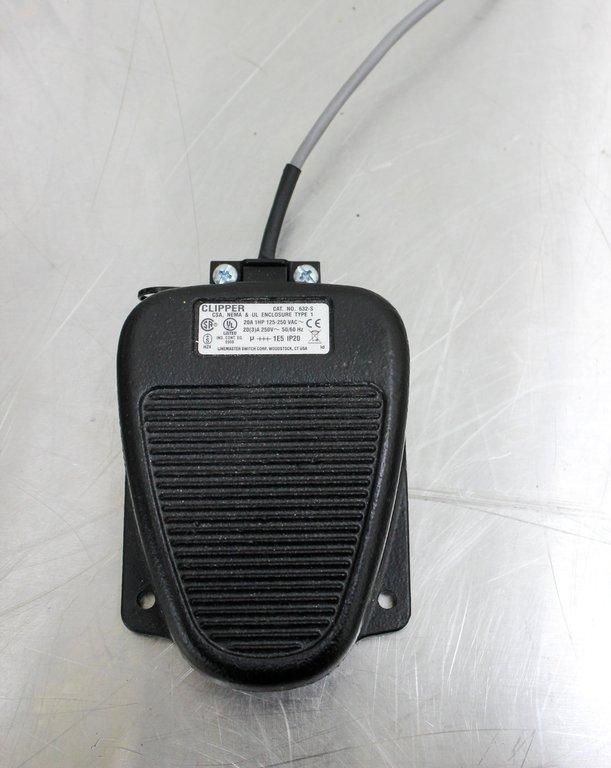 Universal R310 Round Product Labeler with Pedestal, Supports 120V Operation