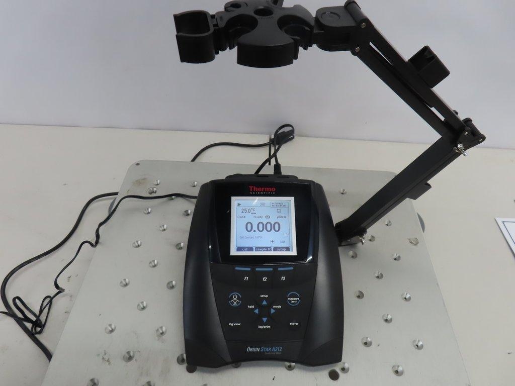 Thermo Orion Star A212 Conductivity Meter - Includes Cables, Near New