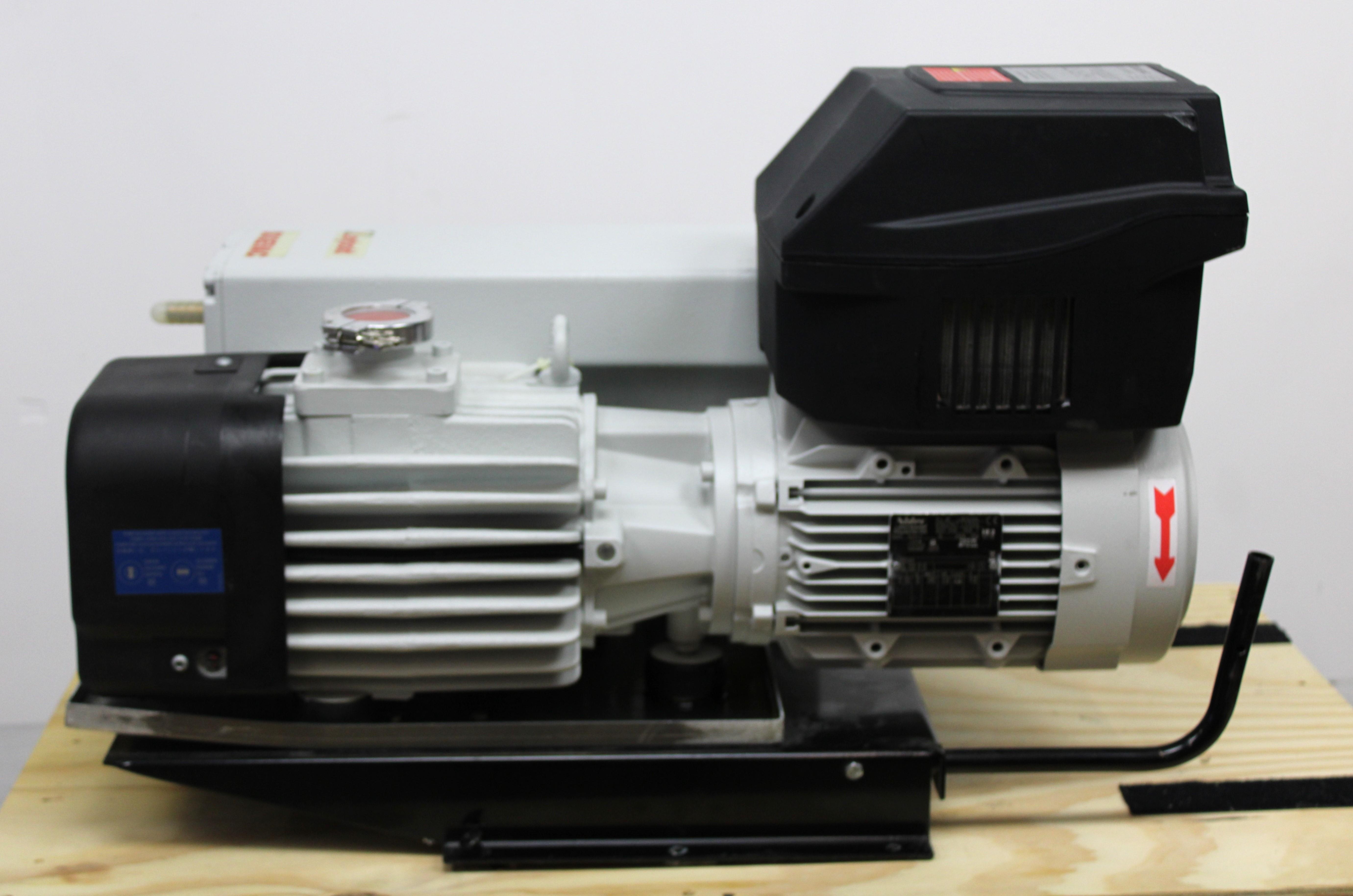 Leybold Sogevac SV 120 BIFC Vacuum Pump Rotary Vane Inert Gas 0.036mbar France