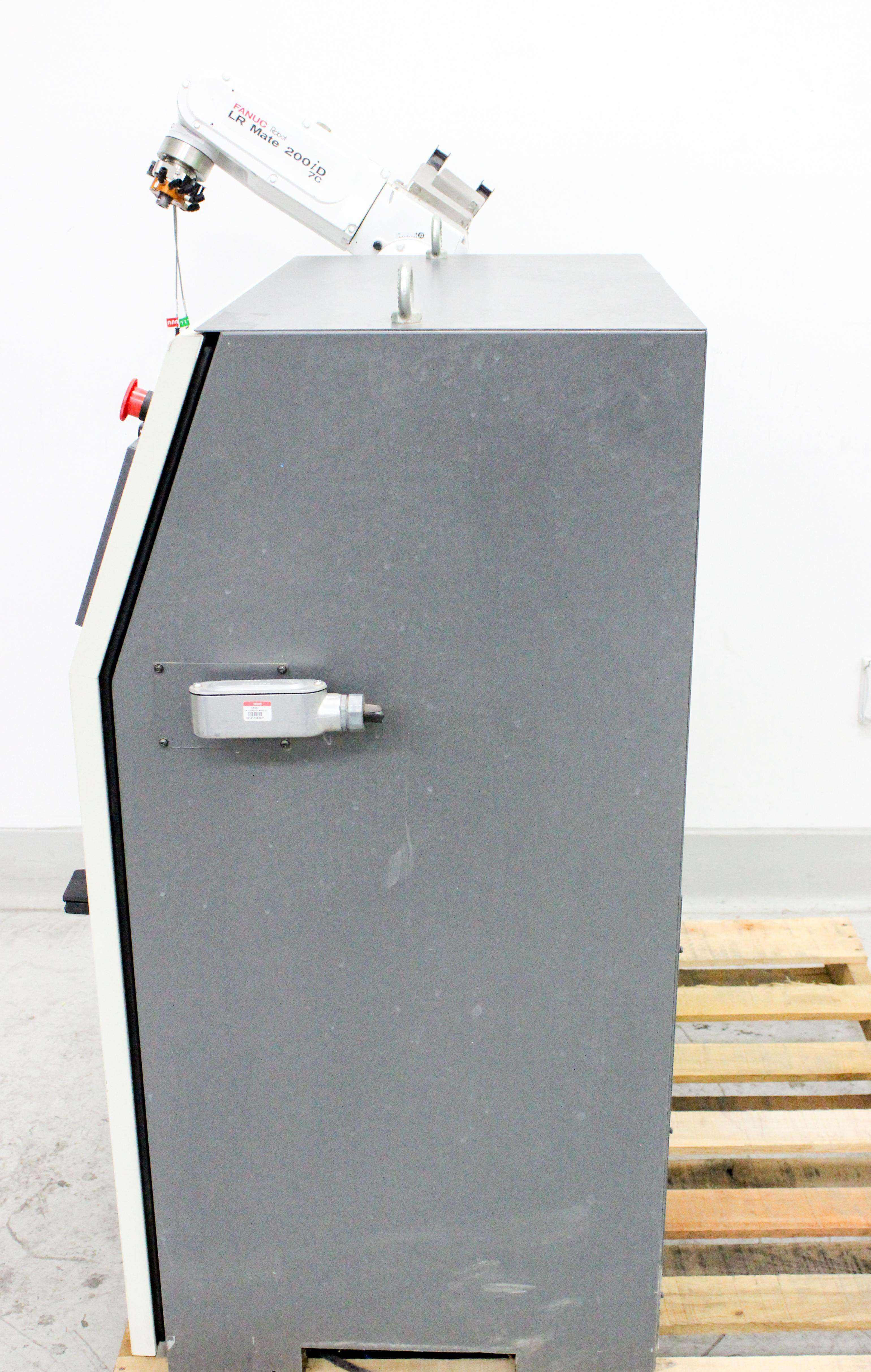 Fanuc LR Mate 200iD 7C Robot Arm Clean Room IP67 7kg Payload 717mm Reach