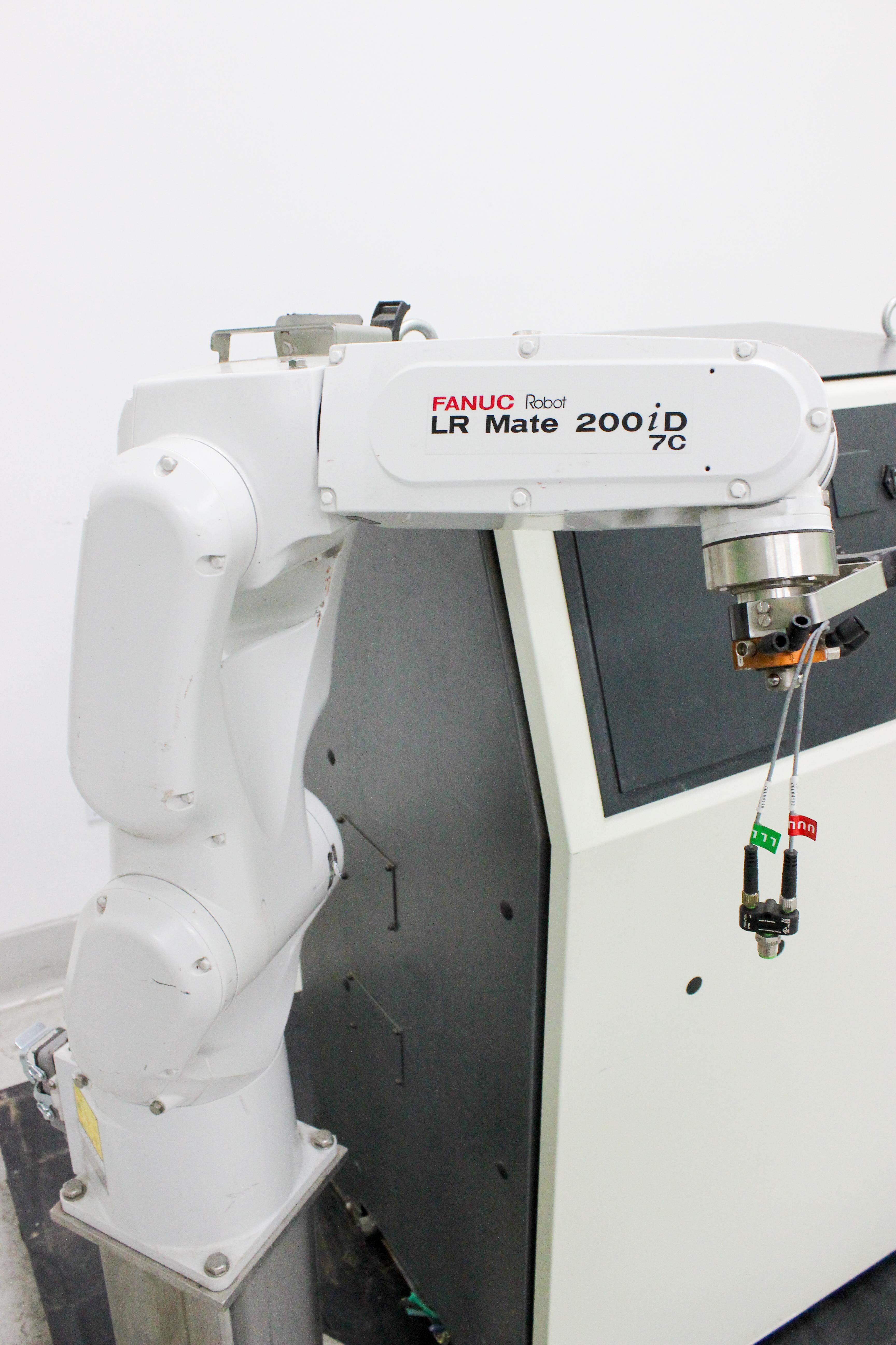 Fanuc LR Mate 200iD 7C Robot Arm Controller Cleanroom Food Applications