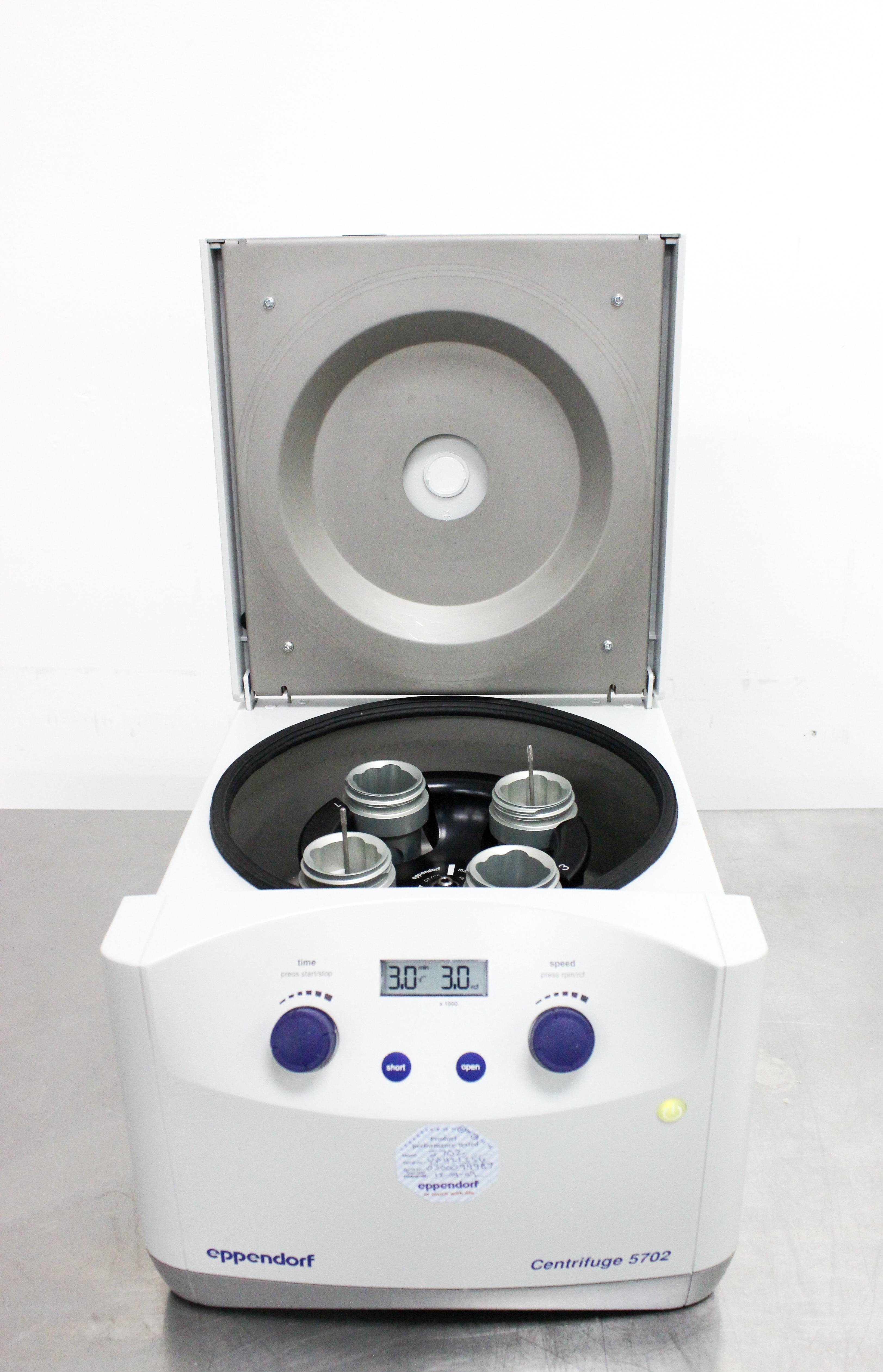 Eppendorf 5702 Benchtop Centrifuge Compact Quiet 4400RPM Low-Speed