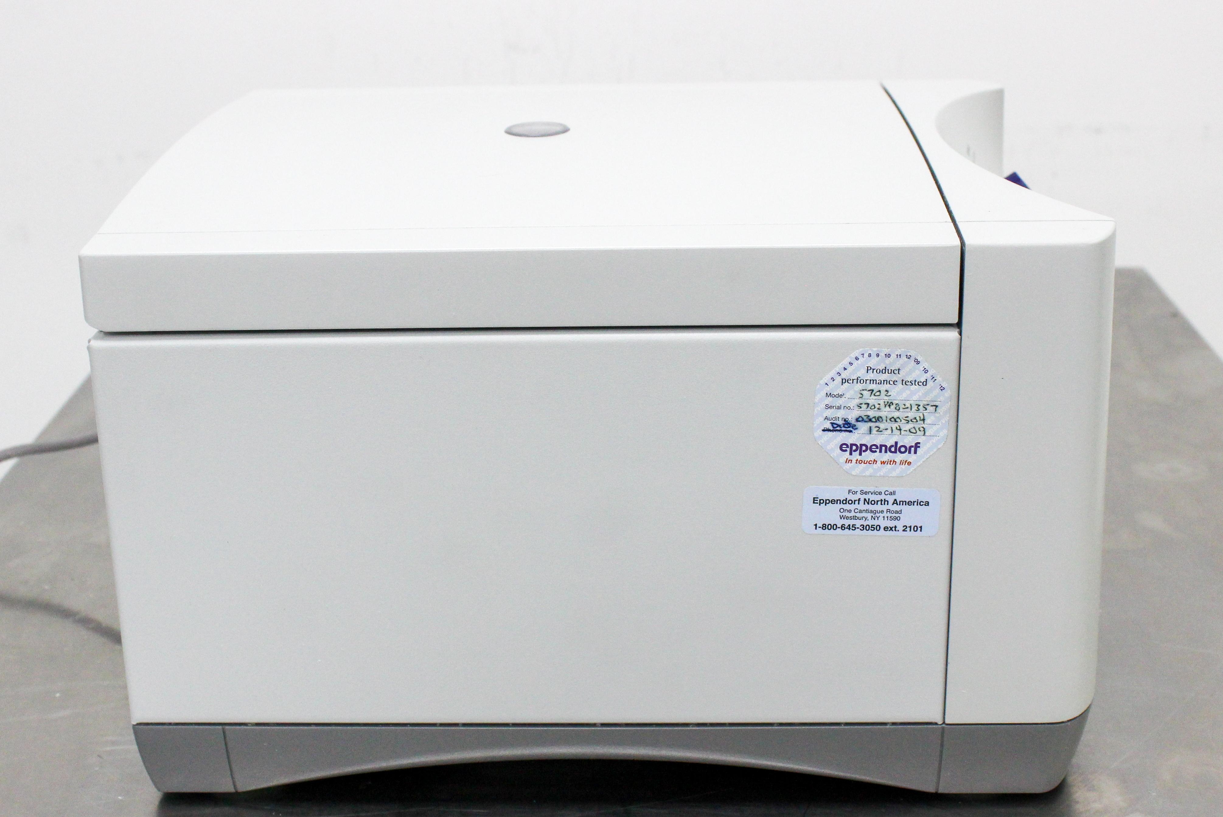 Eppendorf Centrifuge 5702 Low-Speed Benchtop Centrifuge 4400 RPM Capacity