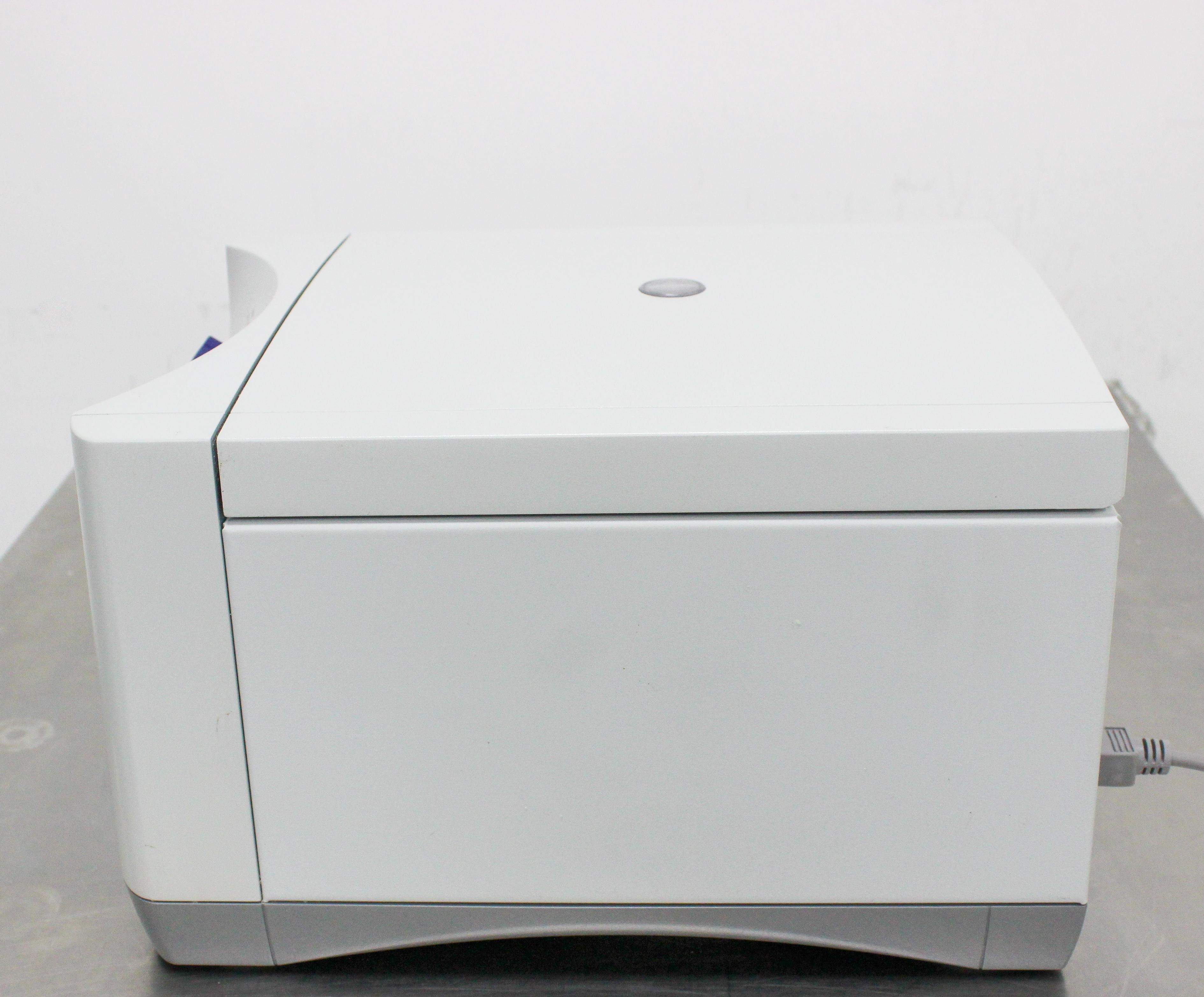 Eppendorf Centrifuge 5702 Low-Speed Benchtop Centrifuge 4400 RPM Capacity
