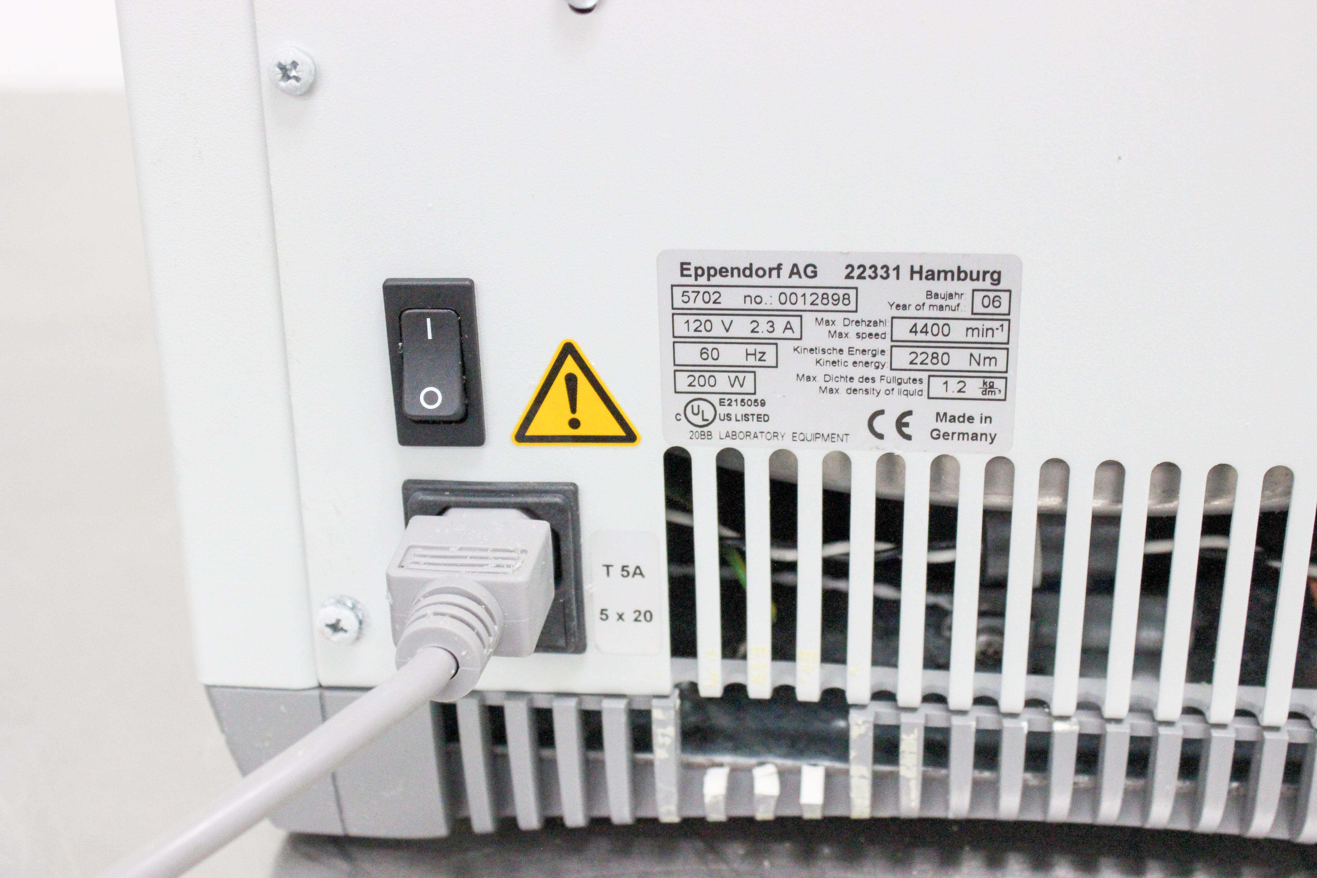 Eppendorf Centrifuge 5702 Low-Speed Benchtop Centrifuge 4400 RPM Fair Cond