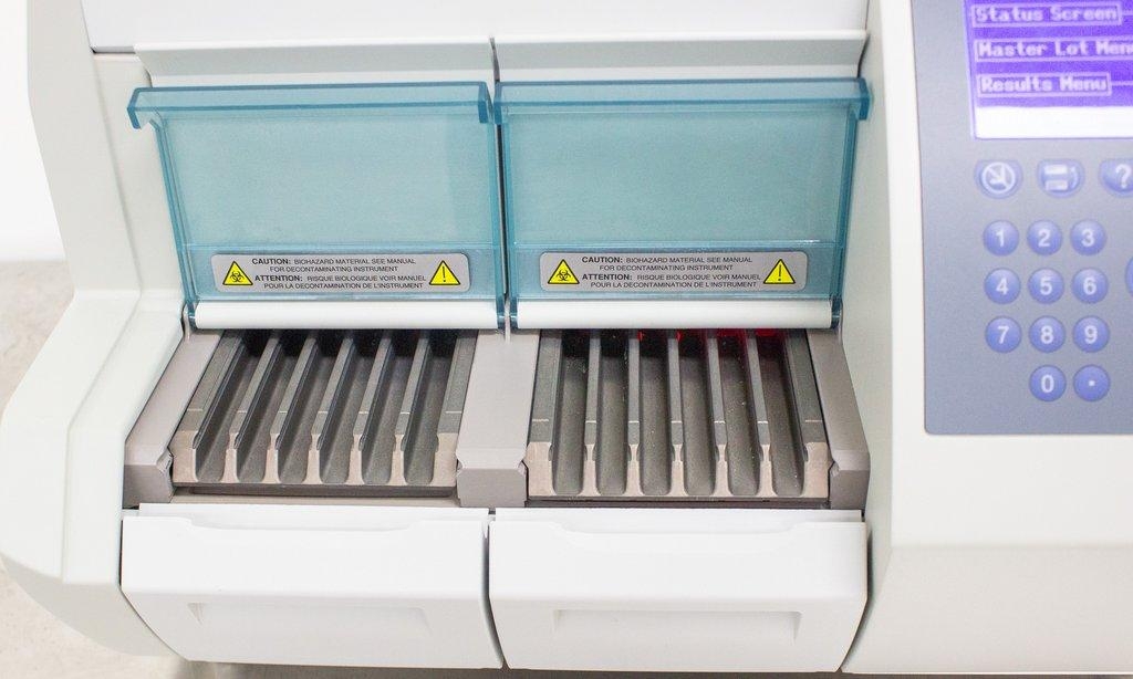 Biomerieux Mini Vidas Immunoassay Analyzer 36 Tests/Hour, Powers On, 100 Params