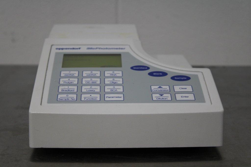 Eppendorf 6131 Biophotometer Analytical Protein Analyzer Functional 240V