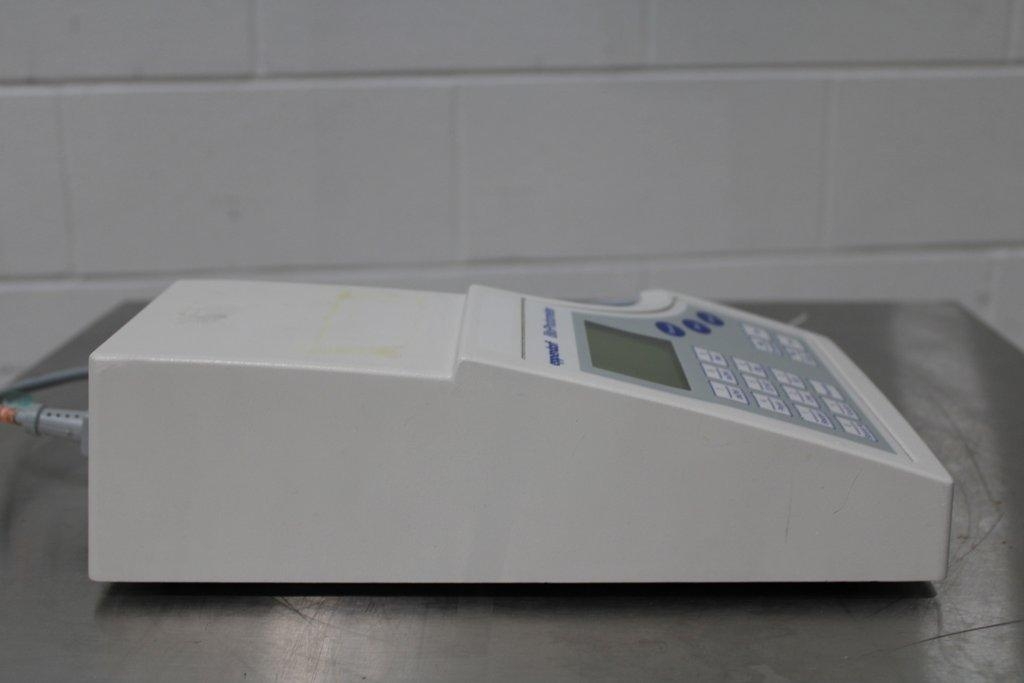 Eppendorf 6131 Biophotometer Analytical Protein Analyzer Functional 240V
