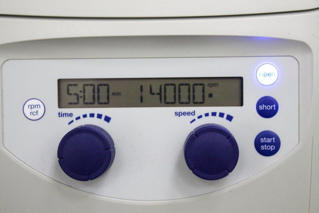 Eppendorf 5418 Microcentrifuge Benchtop Centrifuge 14000 RPM Rotor Incl 120V