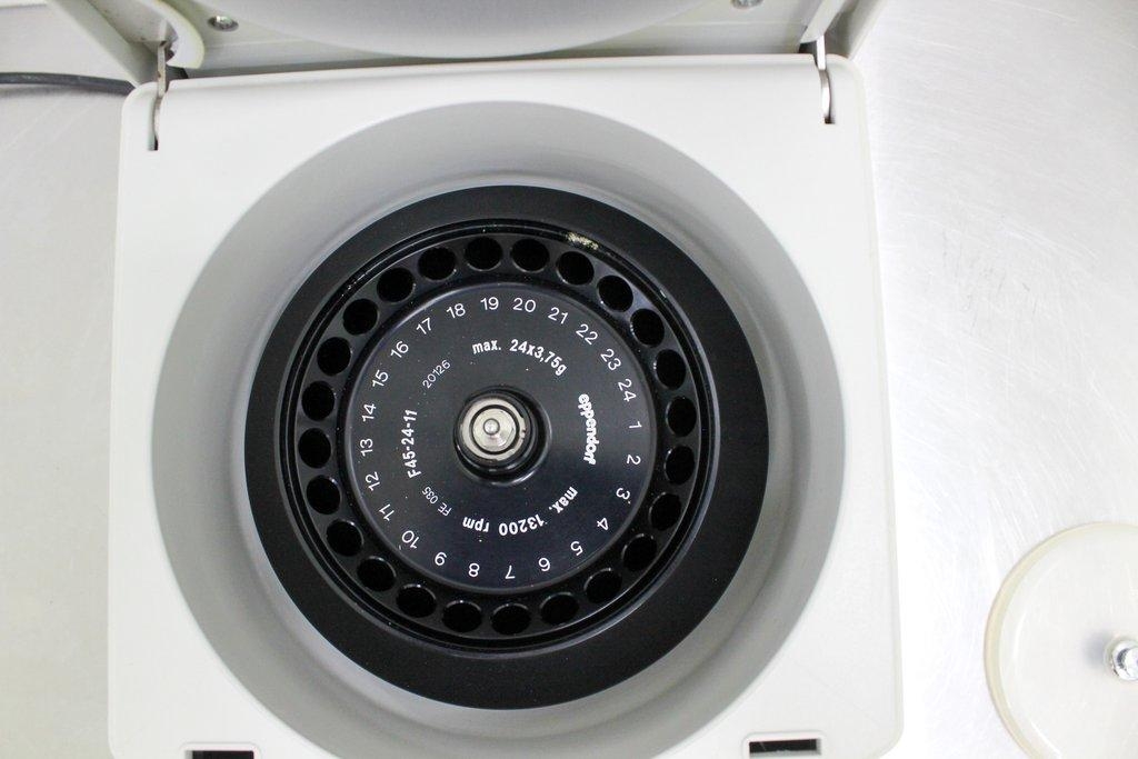 Eppendorf 5415 D Microcentrifuge Benchtop 13000 RPM Rotor Preowned Germany