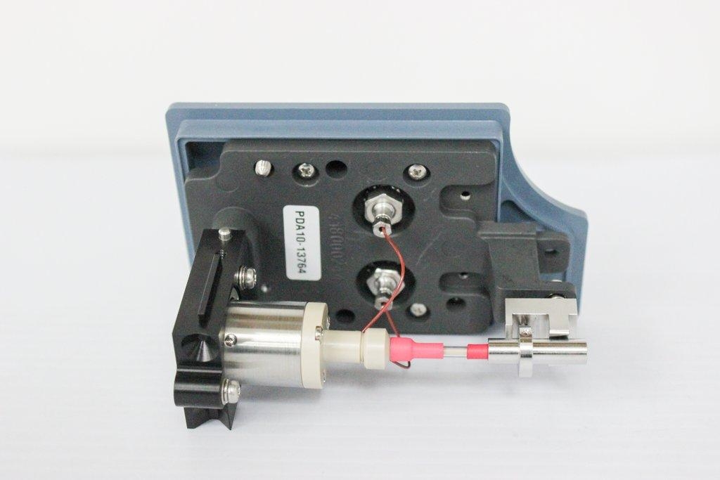 Waters PDA Flow Cell Hybrid 10mm 240uM LG Analytical Accessory Powers On