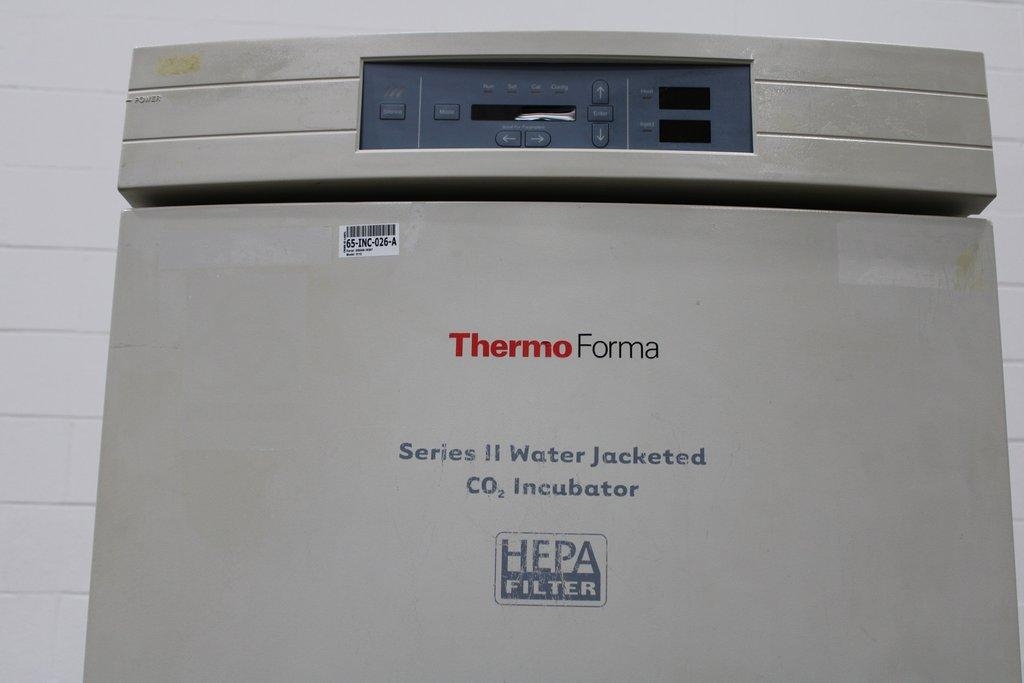 Thermo Forma Series II Water Jacketed CO2 Incubator - Outstanding CO2 & Temp Control