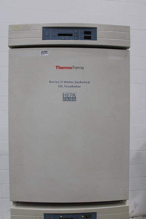 Thermo Forma Series II Water Jacketed CO2 Incubator - Outstanding CO2 & Temp Control