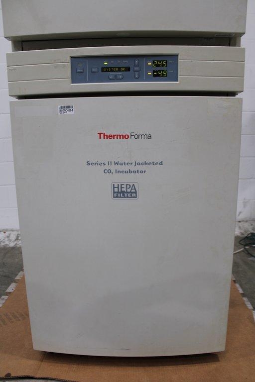 Thermo Forma Series II Water Jacketed CO2 Incubator - Outstanding CO2 & Temp Control