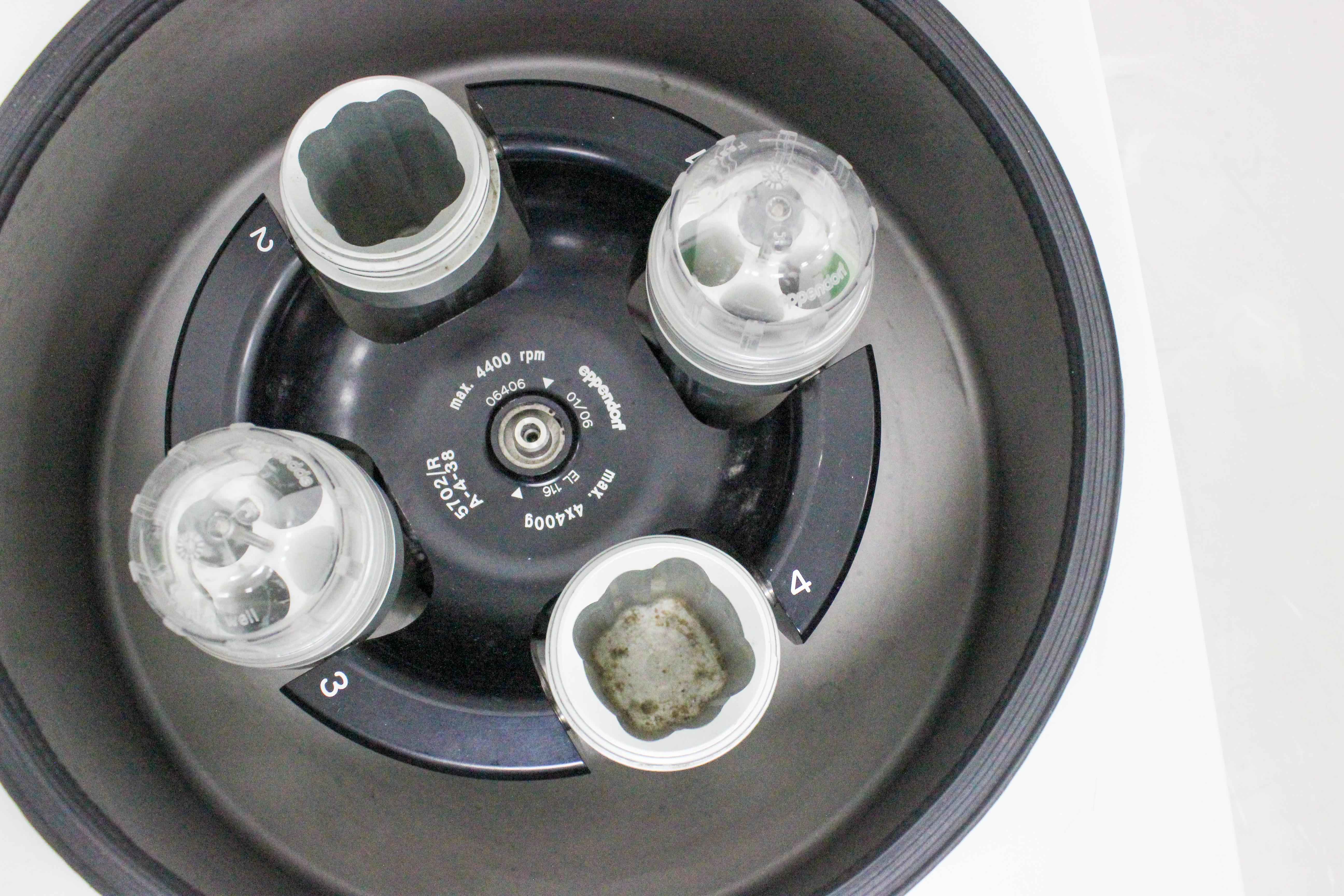 Eppendorf Centrifuge 5702 Benchtop Centrifuge 4,400 RPM Low-Speed Rotor