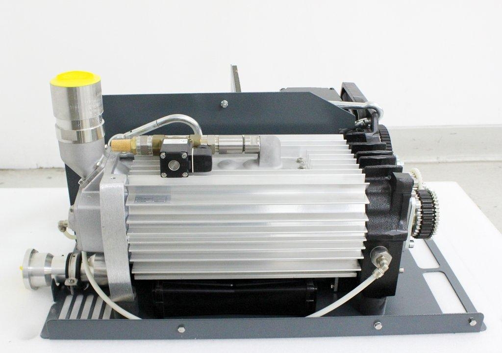 Leybold Varodry VD65 Vacuum Pump, Efficient, Dry, High Vapor Tolerance