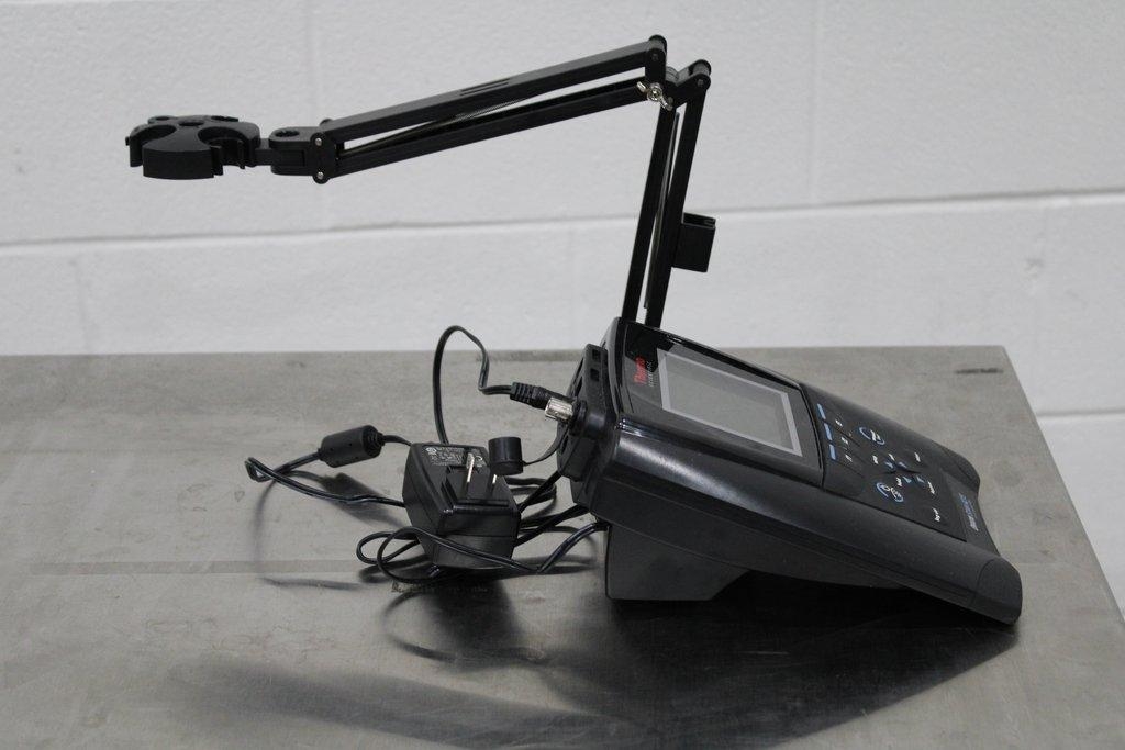 Thermo Orion Star A215 Benchtop Meter pH Conductivity 2 Channels USB Data 24V