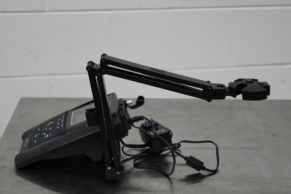 Thermo Orion Star A215 Benchtop Meter pH Conductivity 2 Channels USB Data 24V