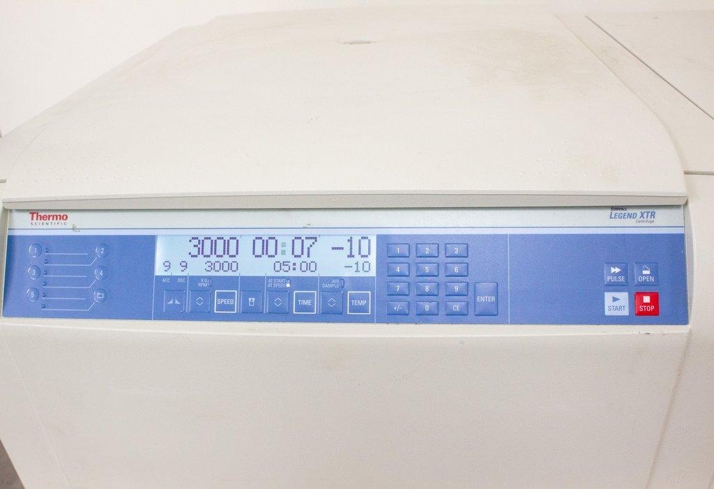 Thermo Sorvall Legend XTR Benchtop Centrifuge -10C, 15,200 RPM 3L Capacity