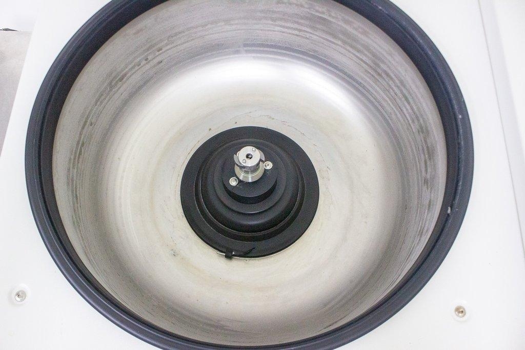 Thermo Sorvall Legend XTR Benchtop Centrifuge -10C, 15,200 RPM 3L Capacity