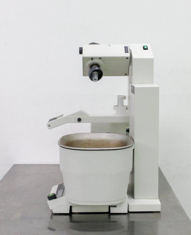 BUCHI Rotavapor R-300 EL Distillation System with Bath & Vacuum Pump, 100-240V