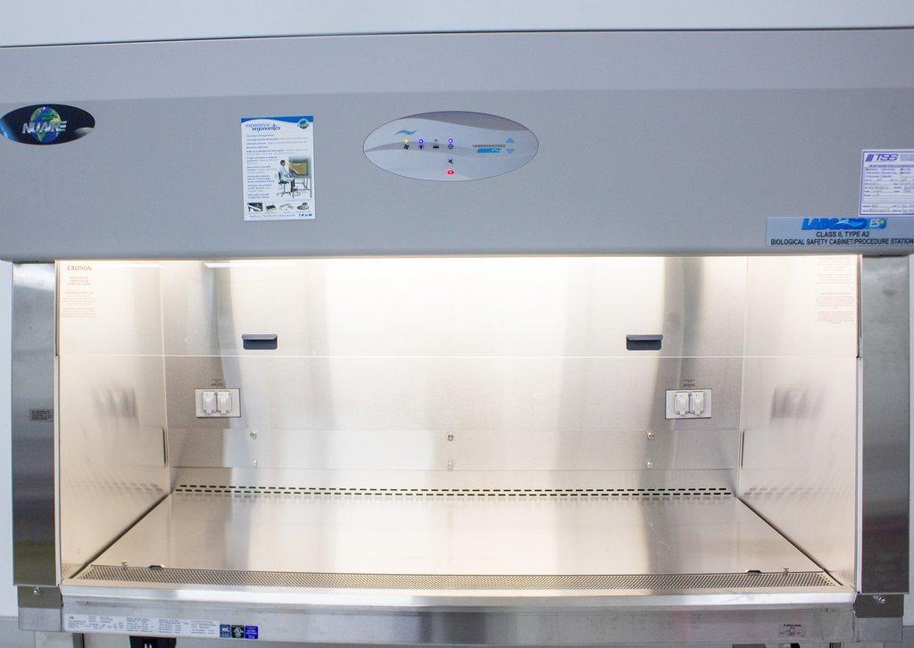 NuAire NU-677 Biosafety Cabinet Animal Vivarium Adjustable Preowned 2022