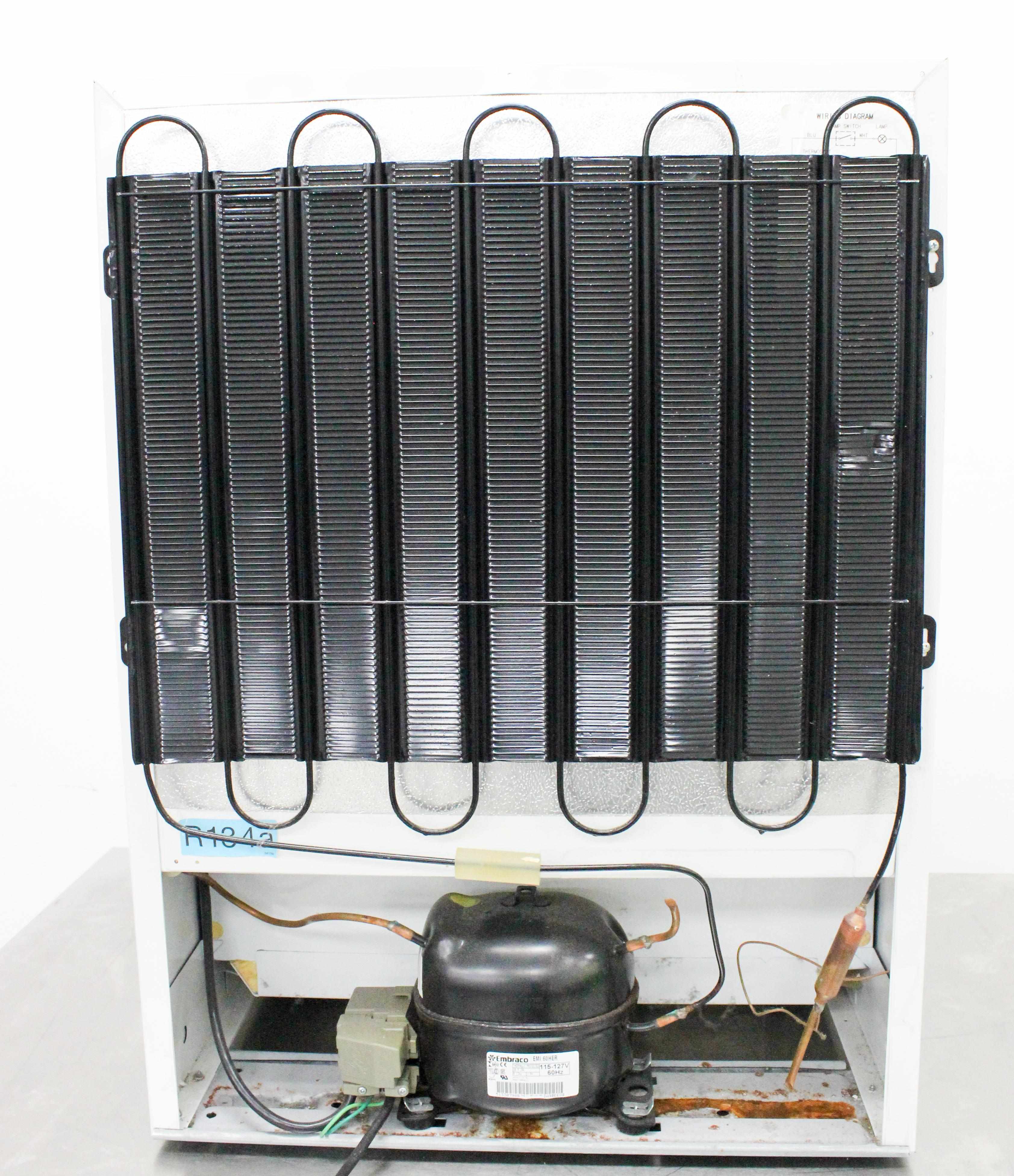 Summit FF-7 -4C Refrigerator Undercounter 5.5cuft 100% CFC Free Automatic