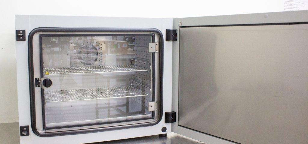 Binder KT 115 Refrigerated Incubator, 4-100C, Peltier Technology, 102L