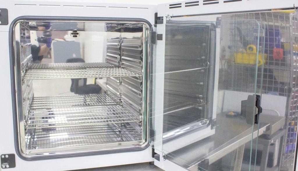 Binder BD 115 Incubator Gravity Convection 112L 100°C Temp Range