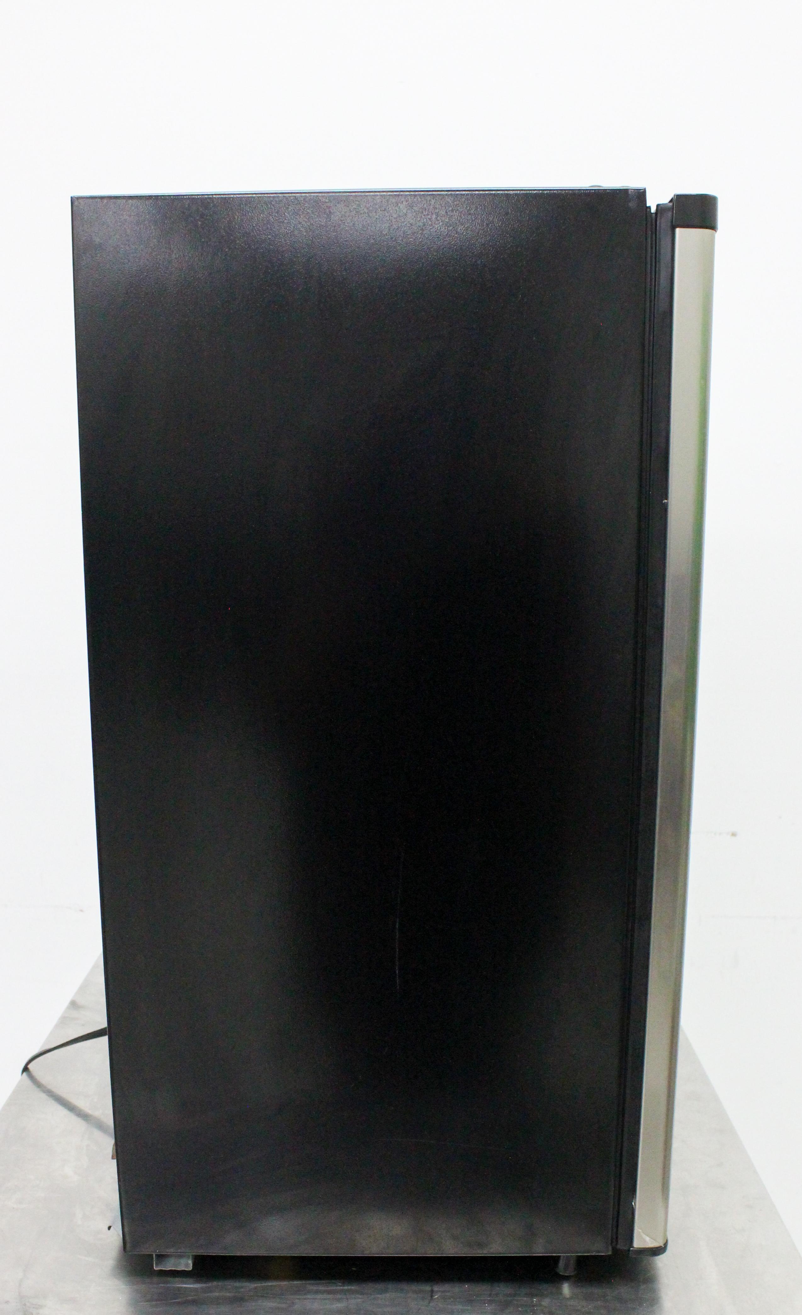 Sanyo SR-3660S Compact Refrigerator 3.6 Cu Ft Stainless Steel Office Dorm