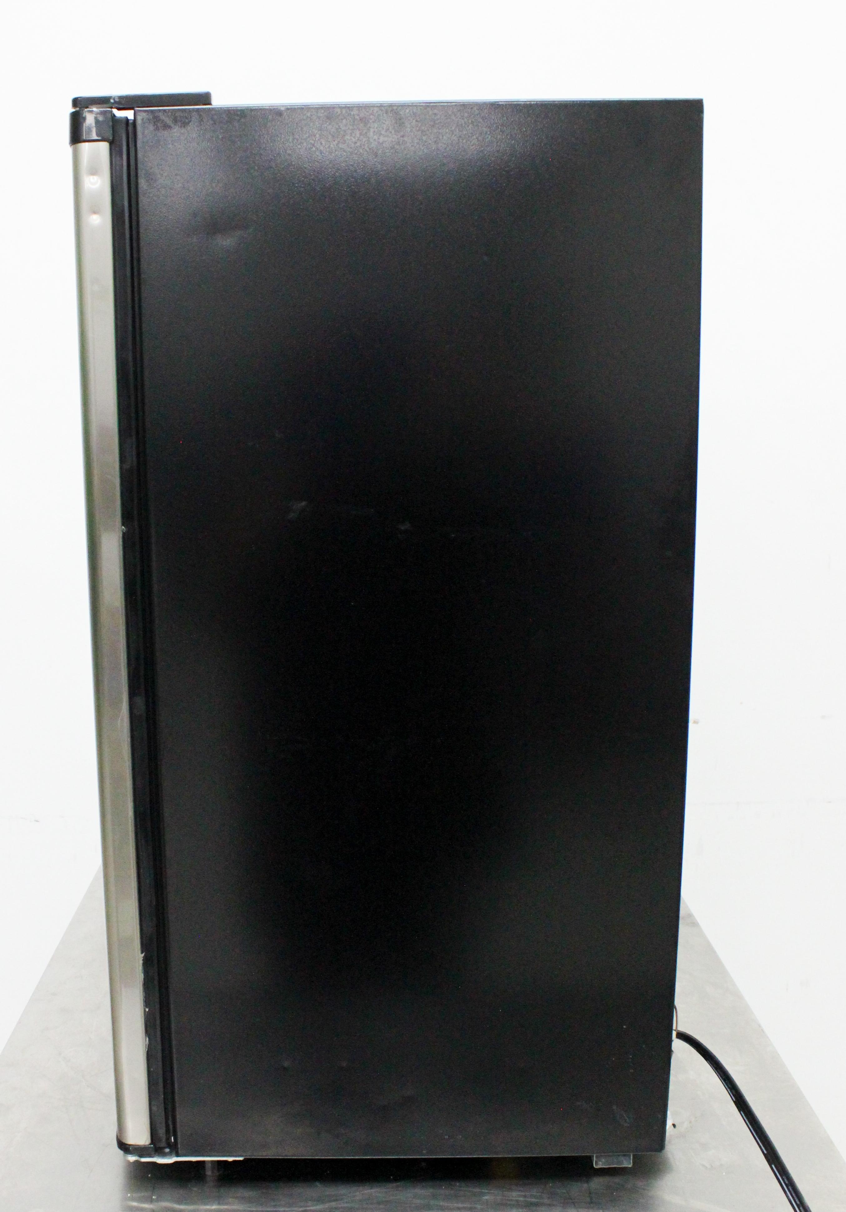 Sanyo SR-3660S Compact Refrigerator 3.6 Cu Ft Stainless Steel Office Dorm