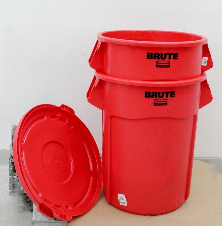 Rubbermaid Brute 55 Gallon Waste Management System with Dolly, Turn-Key