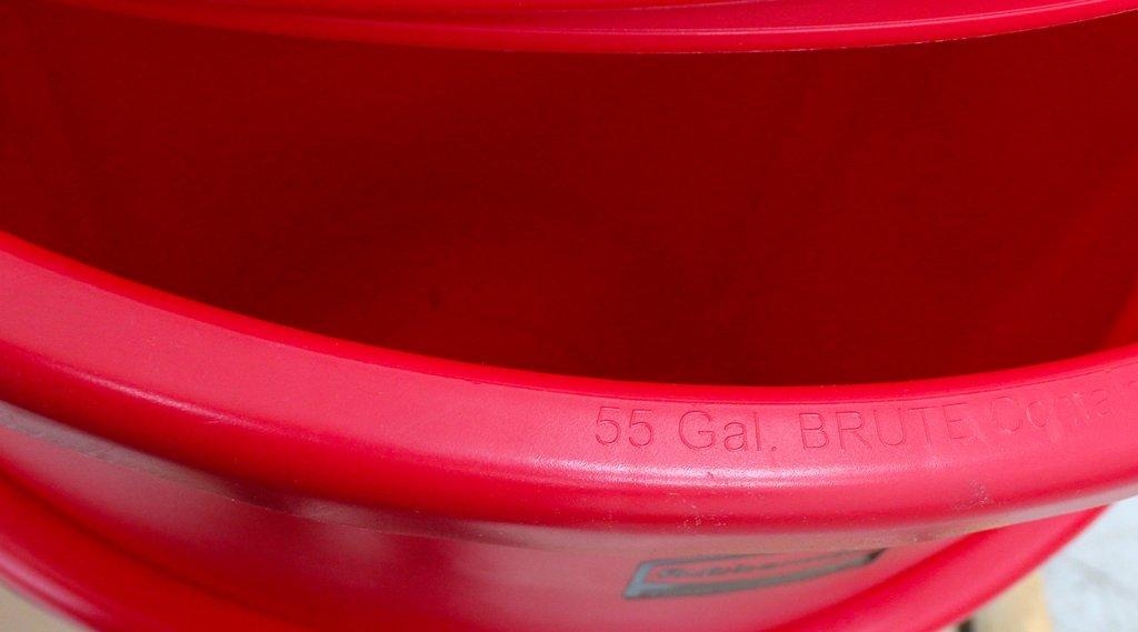 Rubbermaid Brute 55 Gallon Waste Management System with Dolly, Turn-Key