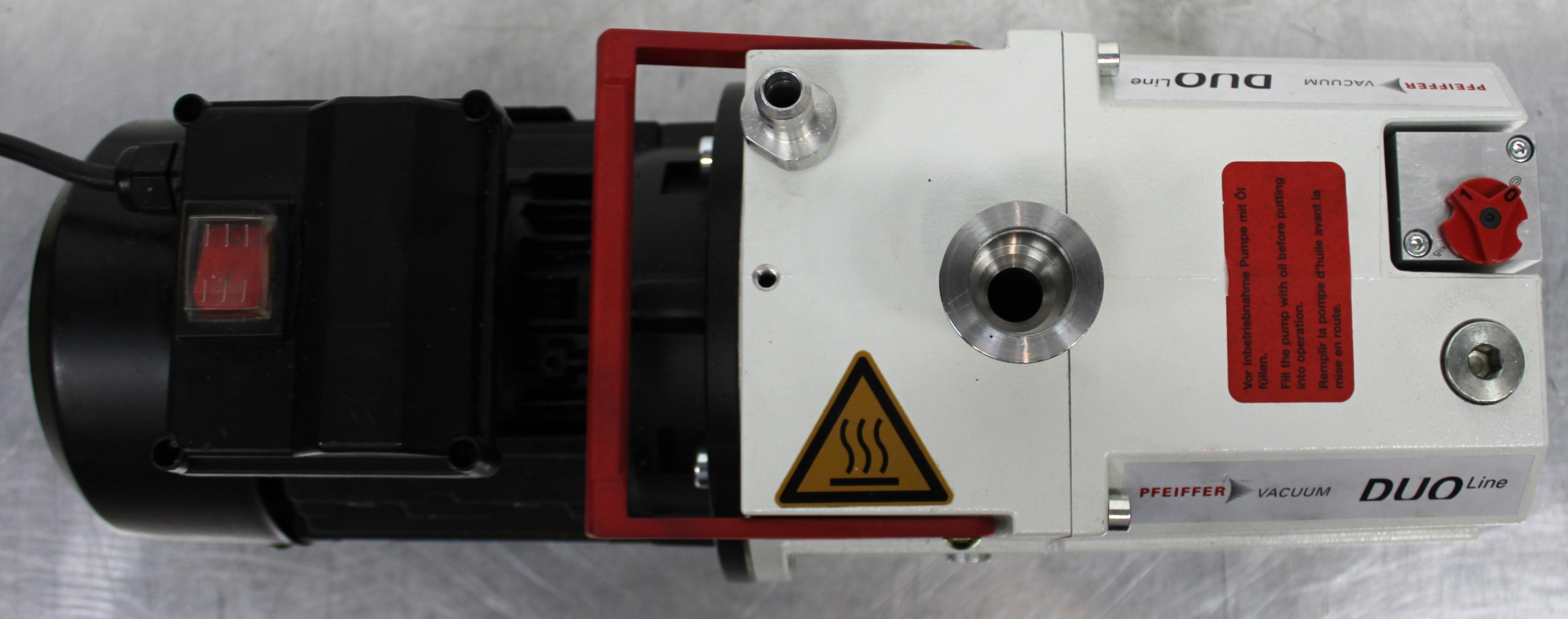 Pfeiffer DUO 5 M Vacuum Pump PK D61 017 Dual Stage 10-3 mbar 220-240V 2016