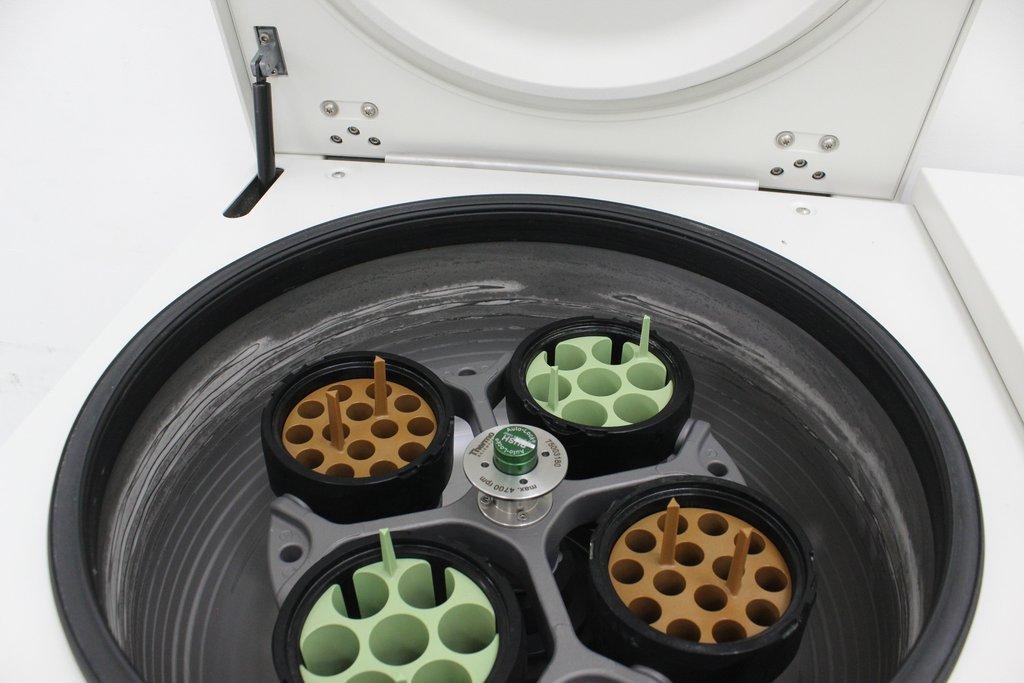 Thermo Sorvall Legend XTR 75004521 Centrifuge with Rotor - 4700 RPM