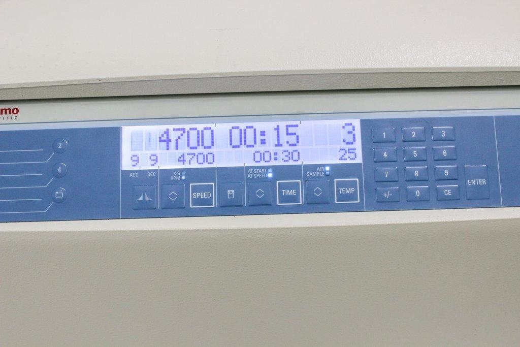 Thermo Sorvall Legend XTR 75004521 Centrifuge with Rotor - 4700 RPM