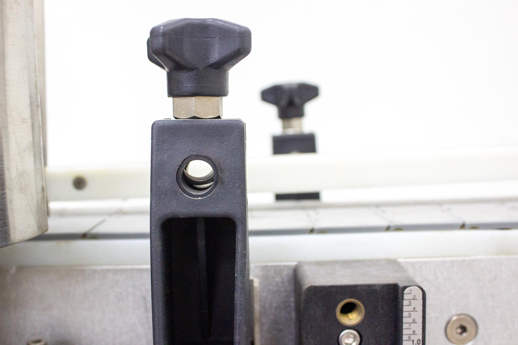 Accraply 35PW Labeling System for Panel & Wraparound Containers 1999 Model