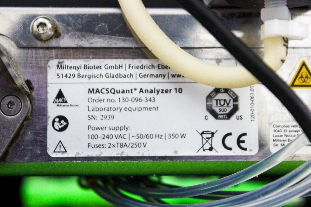 Miltenyi MACSQuant Analyzer 10 Cell Analyzer 100-240V No Computer