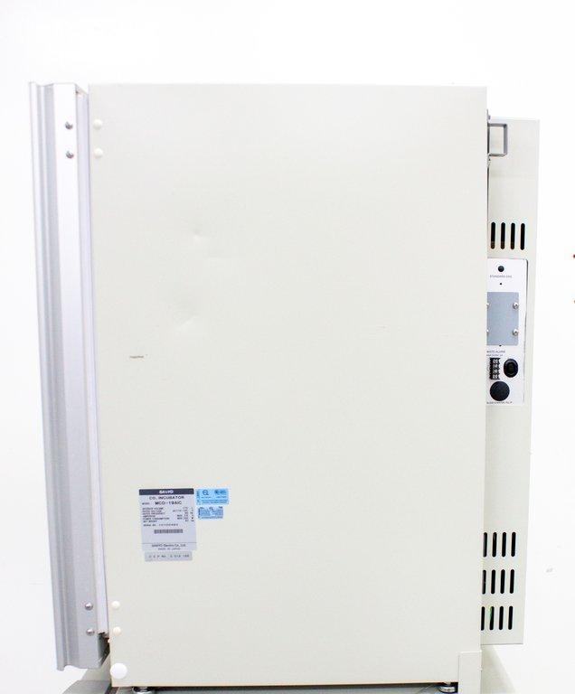 Sanyo MCO-19AIC CO2 Incubator 170L Direct Heat Antibacterial Interior