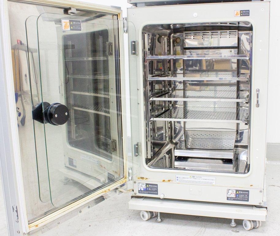 Sanyo MCO-19AIC CO2 Incubator 170L 0-50C Antibacterial Interior
