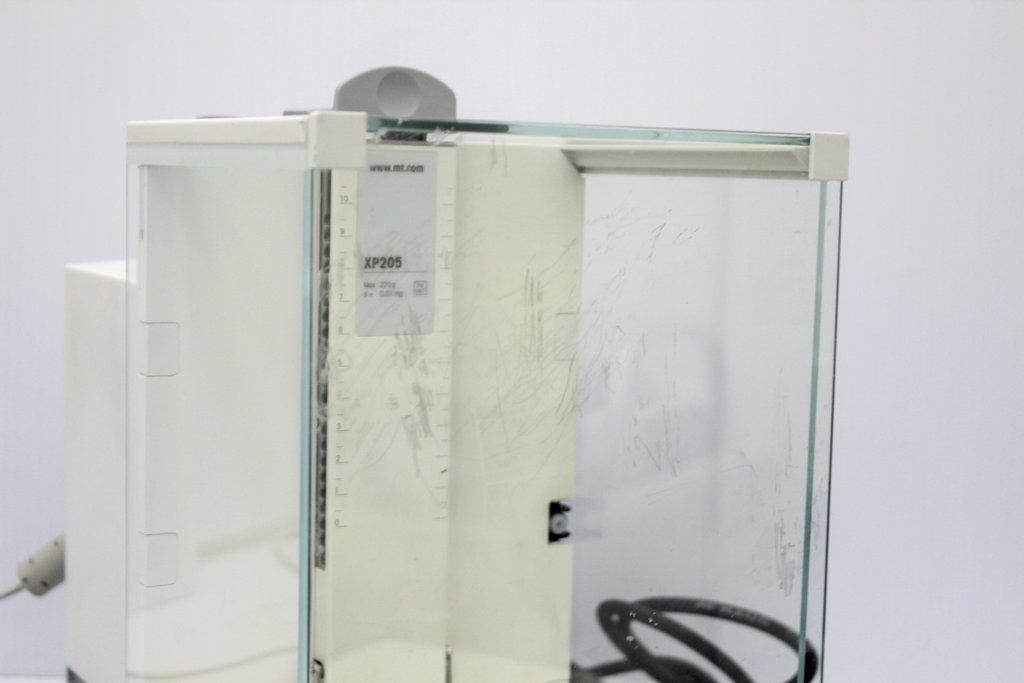 Mettler-Toledo XP205 Analytical Balance, 120V, 50Hz/60Hz, Cosmetic Damage, G