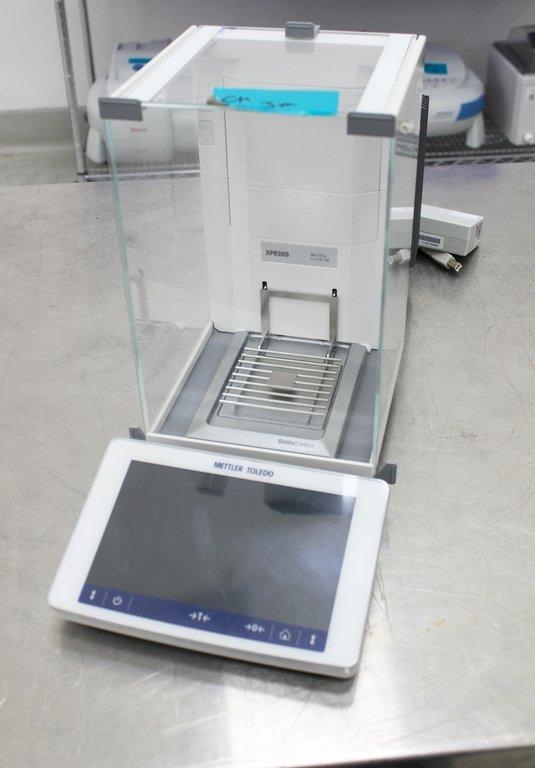 Mettler-Toledo XPR205 Analytical Balance Internal Calibration Touchscreen 220g