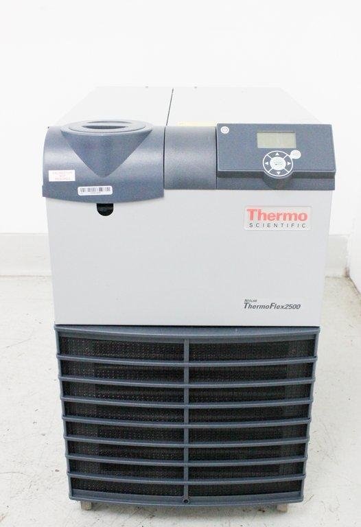 Thermo Scientific Neslab ThermoFlex 2500 Recirculating Chiller, 2200W Capacity