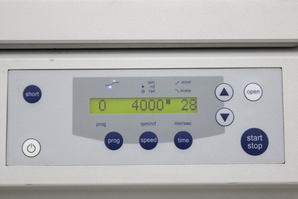Eppendorf 5810 Centrifuge A-4-62 Rotor 6000RPM Floor Model VG Condition