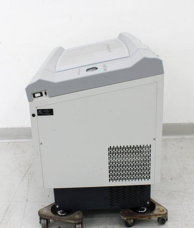 New Brunswick Excella E25 Incubator Shaker Efficient Temp Control 37C