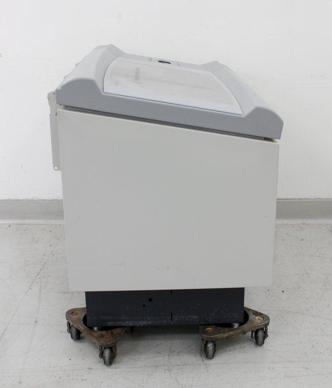 New Brunswick Excella E25 Incubator Shaker Efficient Temp Control 37C
