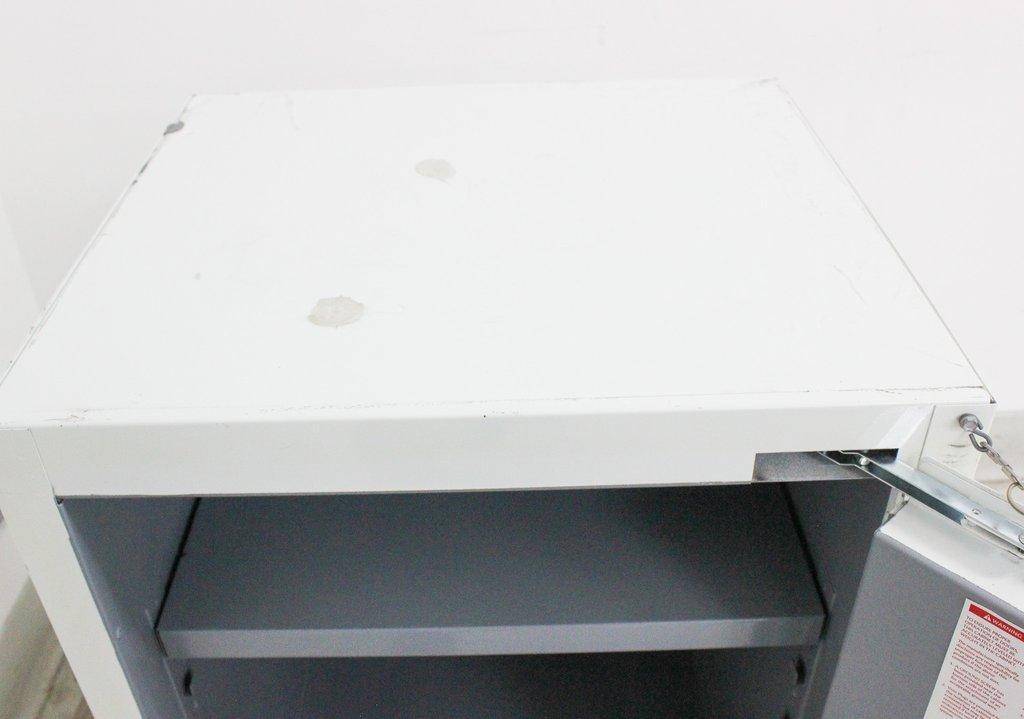 Justrite 8825272S Facility Corrosive Cabinet 15 gal ChemCor self close RHD